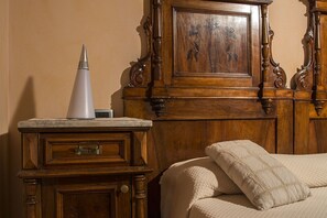 Minibar, desk, soundproofing, free WiFi