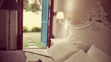 Habitación doble, vista al lago | Wifi gratis y ropa de cama