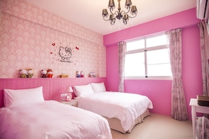 Comfort Twin Room, 1 Double Bed, Mountain View | Frette Italian sheets, premium bedding, individually decorated - Sun Giraffe Taitung B&B (Taitung)