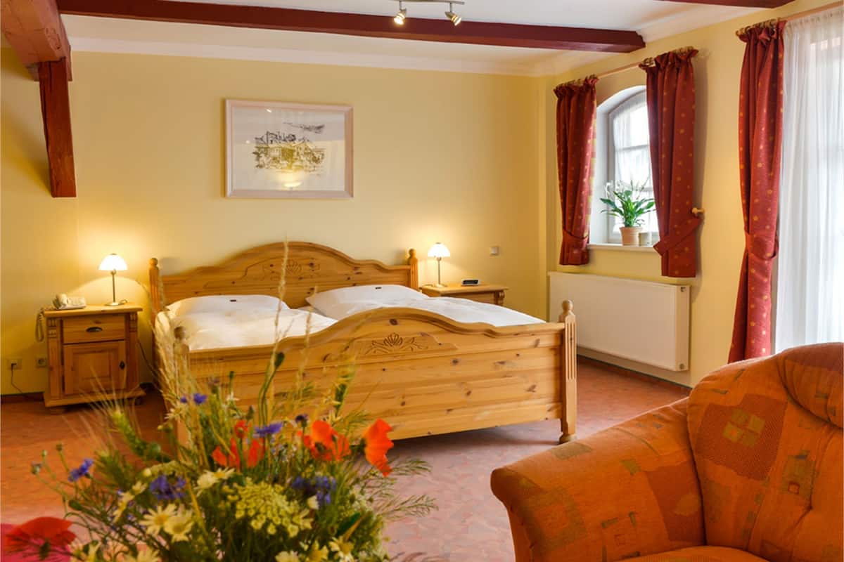 Double Room | In-room safe, desk, free cribs/infant beds, free WiFi