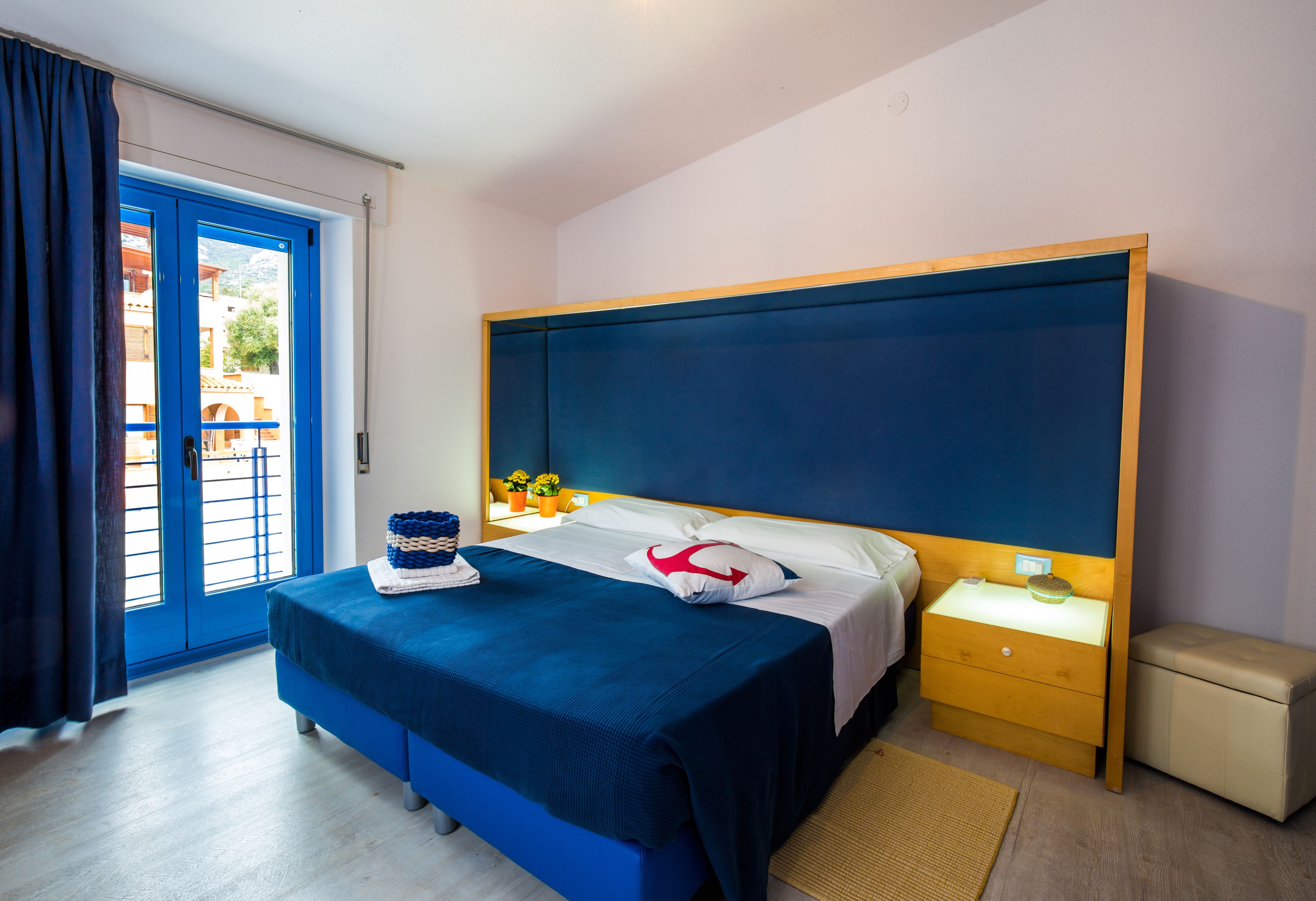 in-room safe, desk, iron/ironing board, cots/infant beds