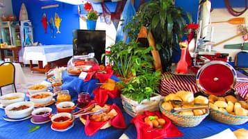 Free daily buffet breakfast