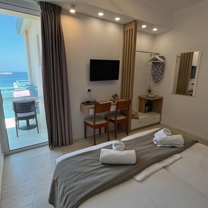 Economy Studio | Pillowtop beds, in-room safe, soundproofing, iron/ironing board - Christina Beach (Chania)