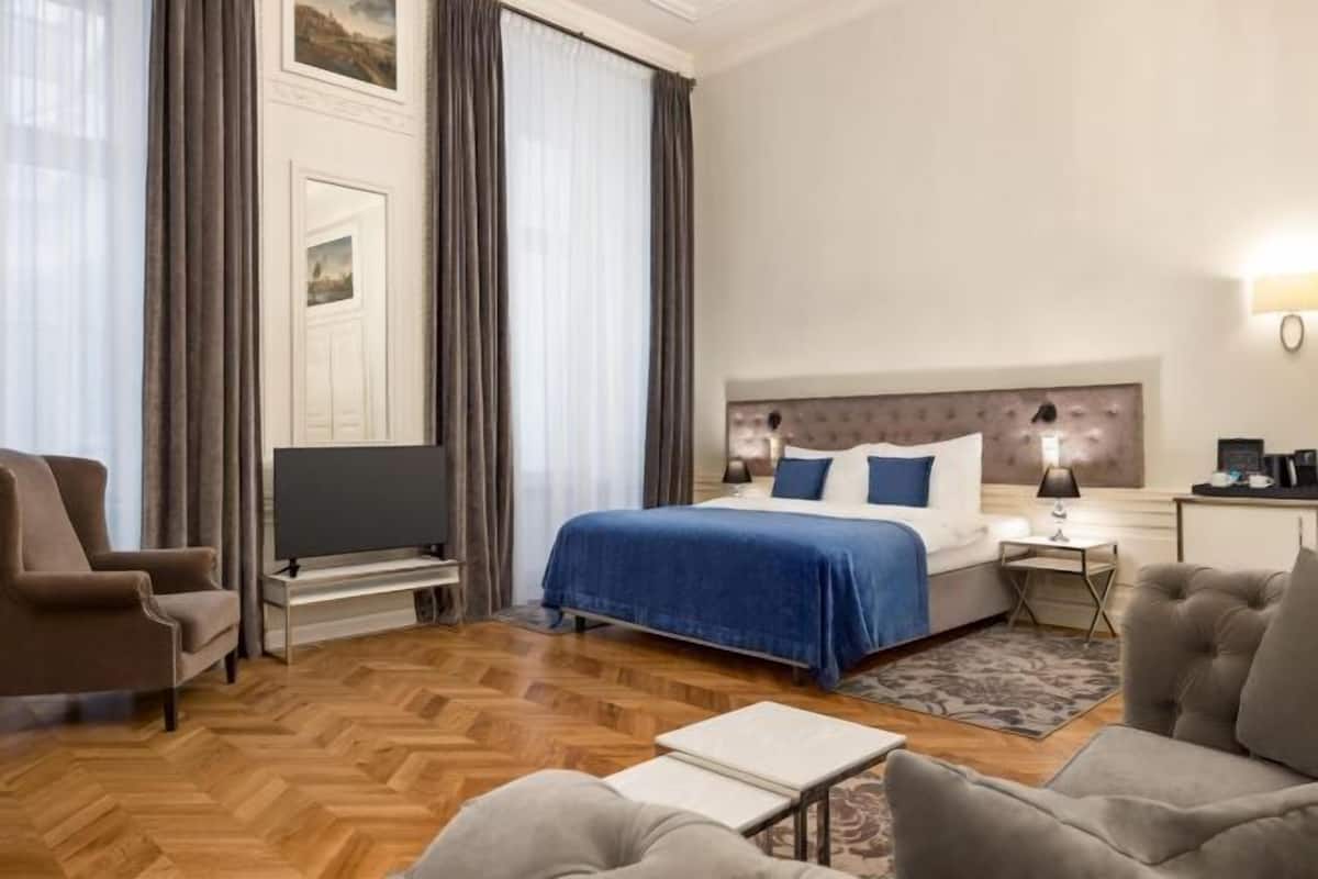 Premium bedding, minibar, in-room safe, individually decorated