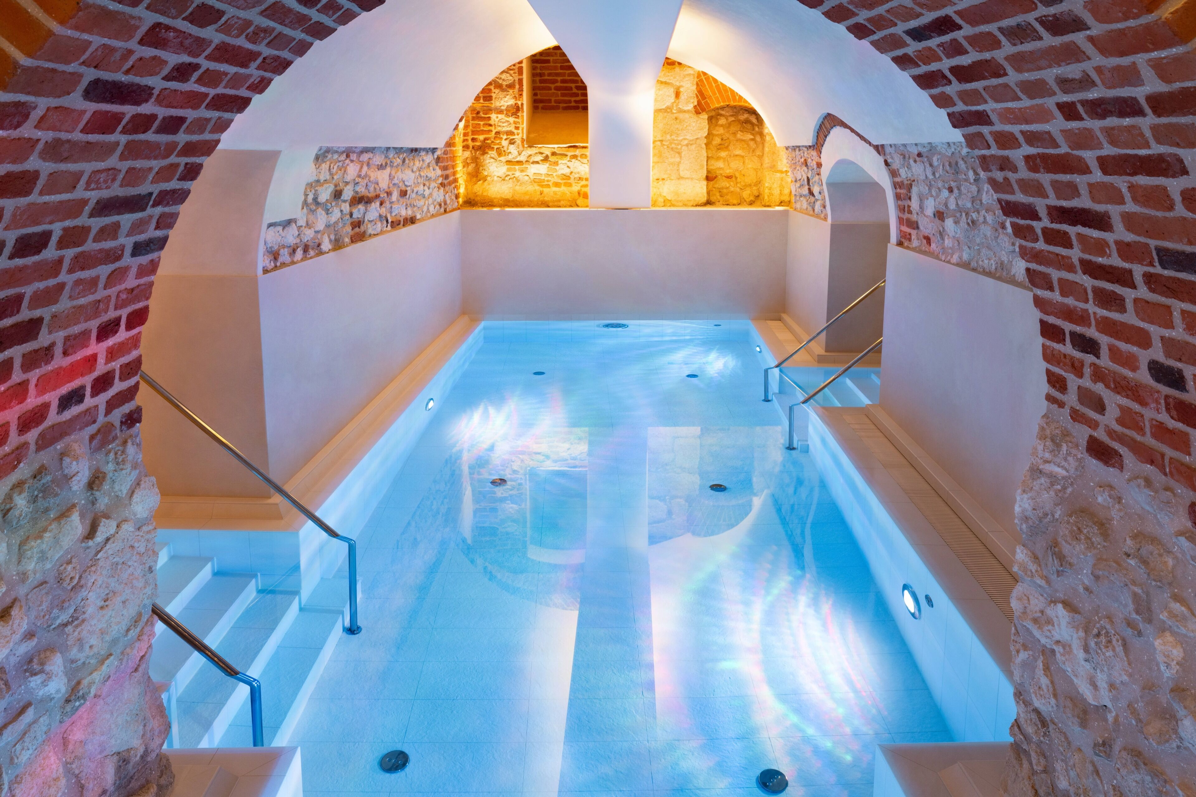 Indoor pool, pool loungers