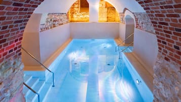 Indoor pool, pool loungers