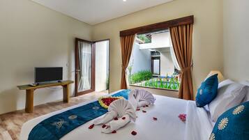 Villa, 1 Bedroom, Private Pool | 1 bedroom, premium bedding, in-room safe, desk