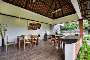 Food and drink - Yoga Ubud Villa (Ubud)