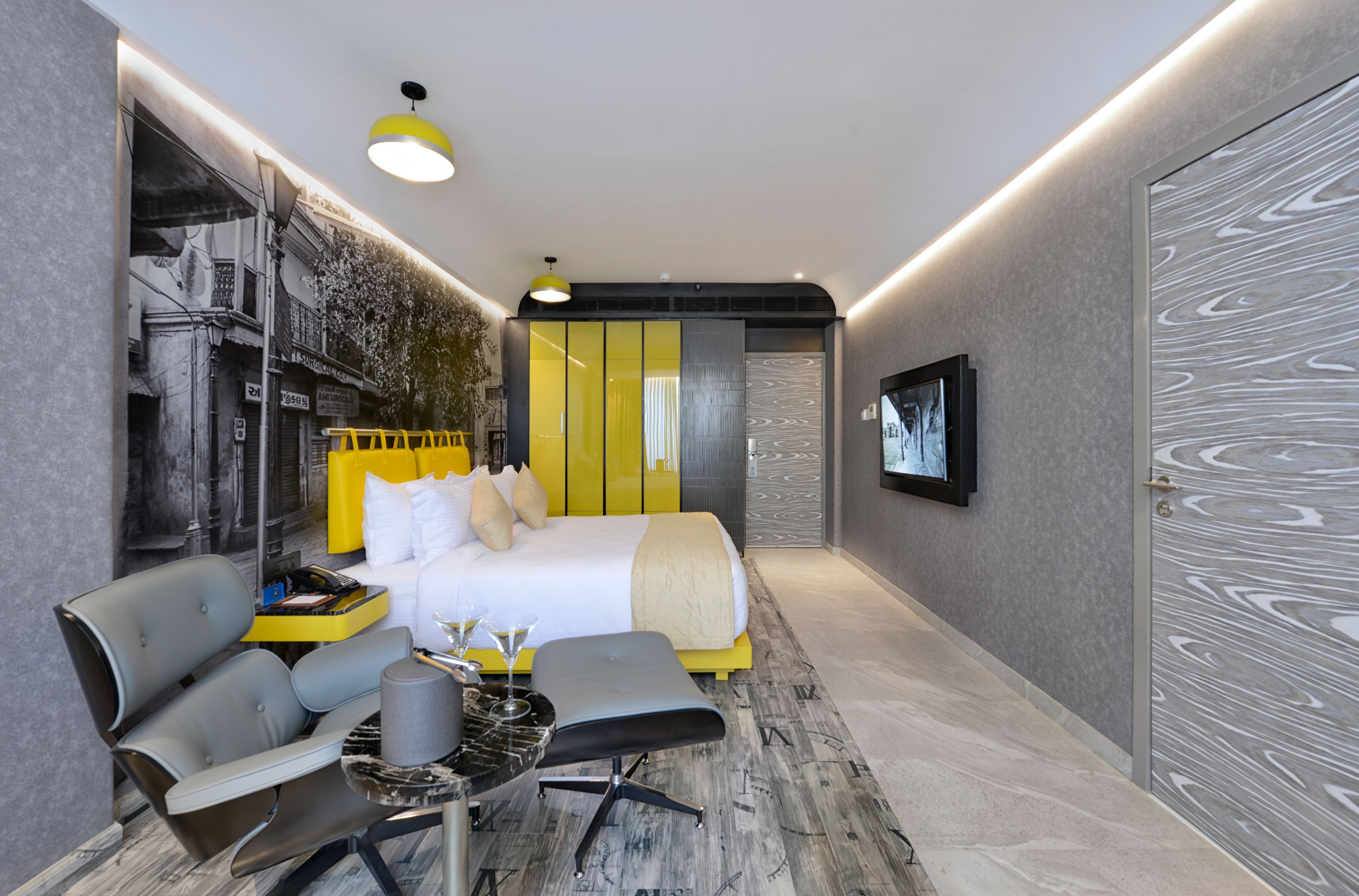 premium bedding, minibar, in-room safe, desk