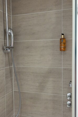 Chambre Double Confort | Salle de bain
