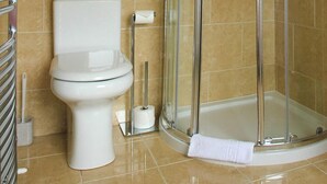 Family Room (x 4 ) | Bathroom | Shower, free toiletries, hair dryer, slippers