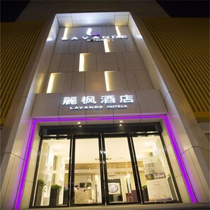 Fachada de la propiedad