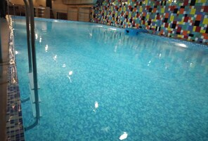 Piscine intérieure
