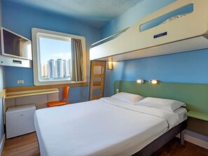 Standard Apartment, Multiple Beds | Soundproofing, free WiFi, bed sheets