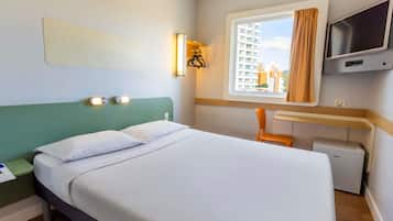 Classic Apartment, 1 Double Bed | Soundproofing, free WiFi, bed sheets