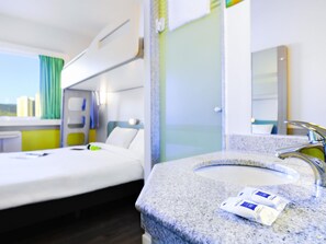 Standard Apartment, 1 Double Bed | Soundproofing, free WiFi, bed sheets