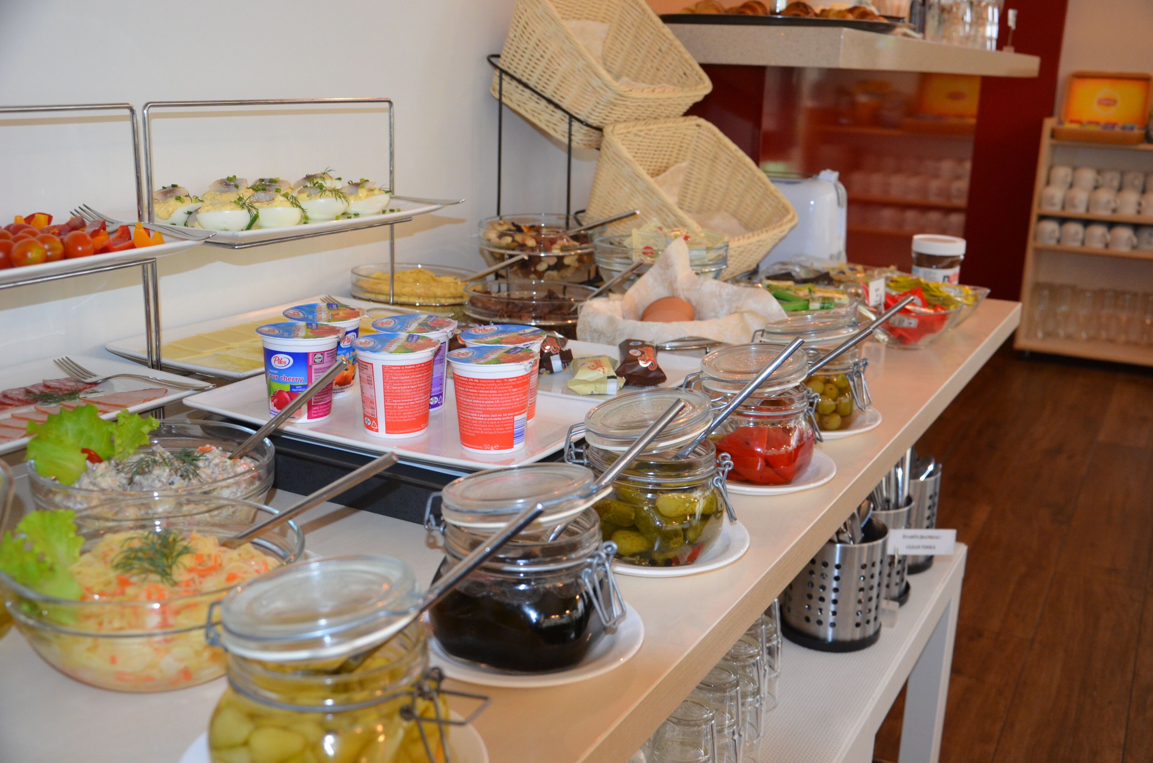 daily continental breakfast (eur 12 per person)