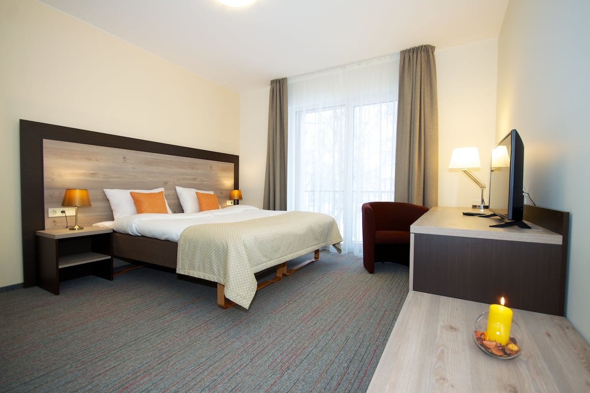 Standard-Doppel- oder -Zweibettzimmer