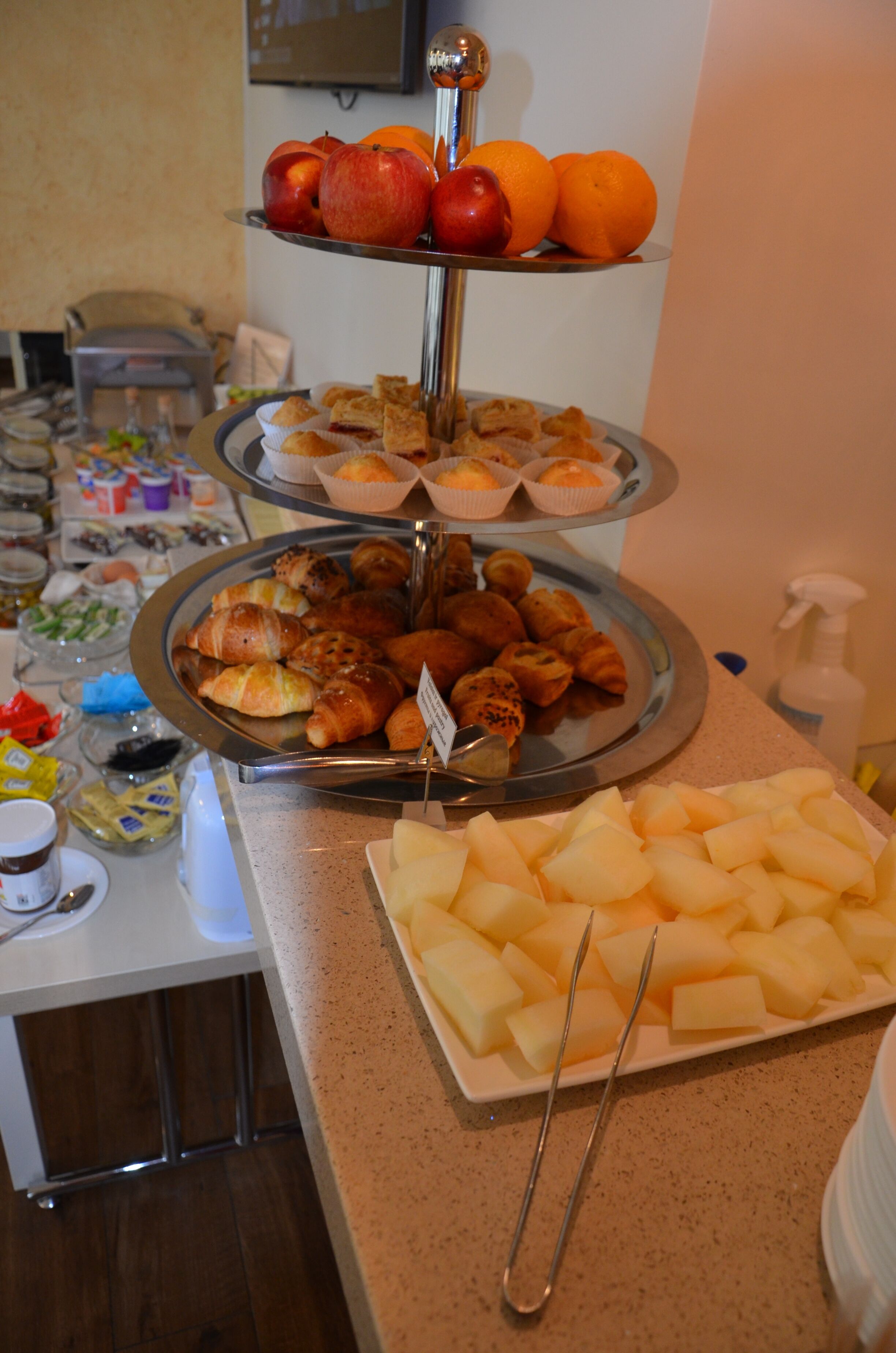 daily continental breakfast (eur 12 per person)