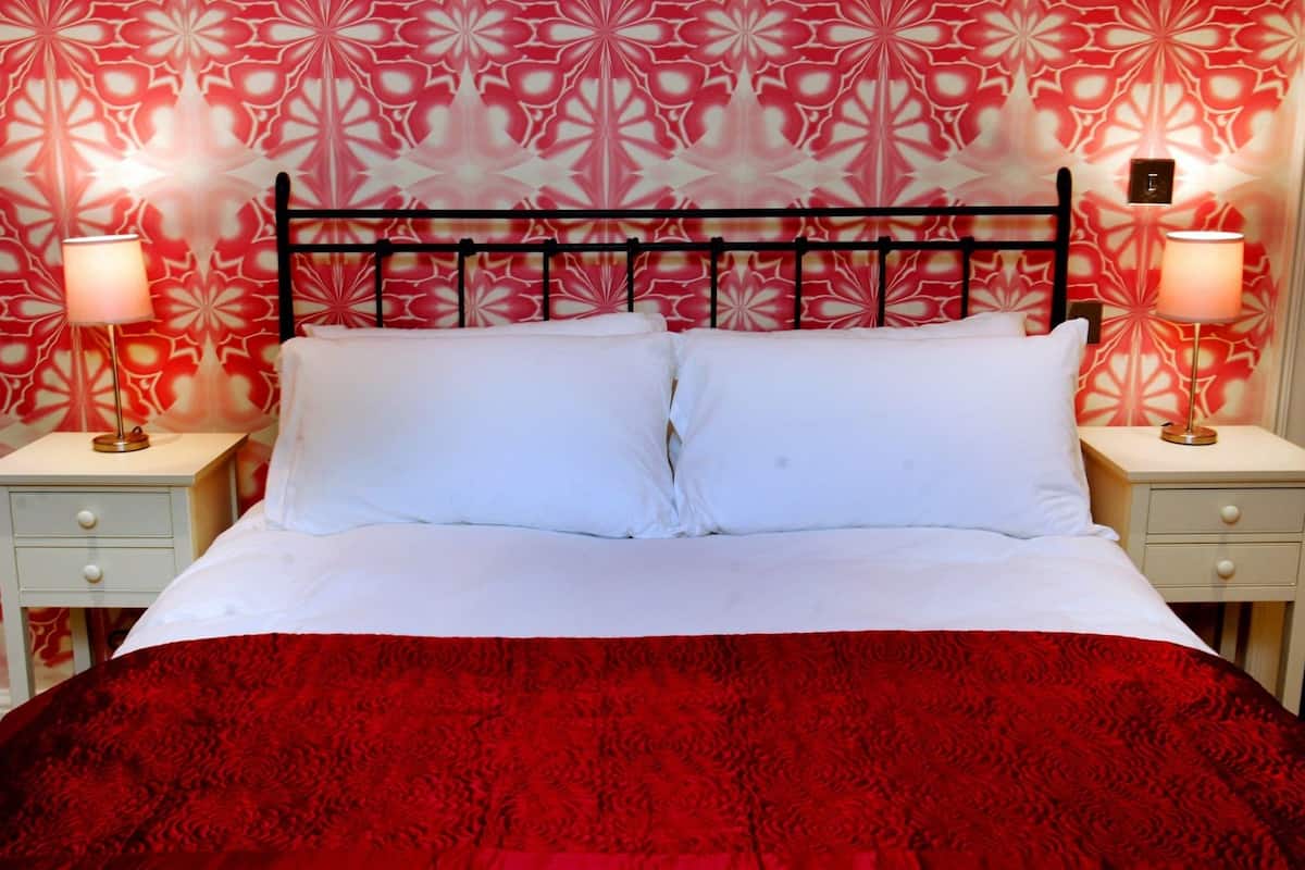 Luxury Double Room | Individually decorated, individually furnished, desk, blackout drapes