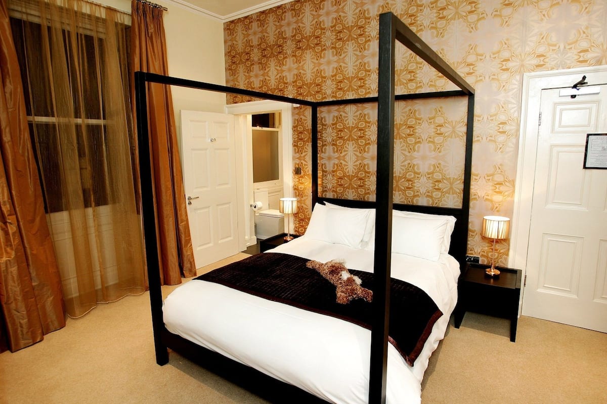 Double Room (with Four Poster Bed) | Individually decorated, individually furnished, desk, blackout drapes