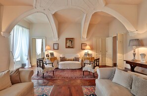 Minibar, in-room safe, desk, cribs/infant beds - Relais Di Tenuta Santa Caterina (Grazzano Badoglio)