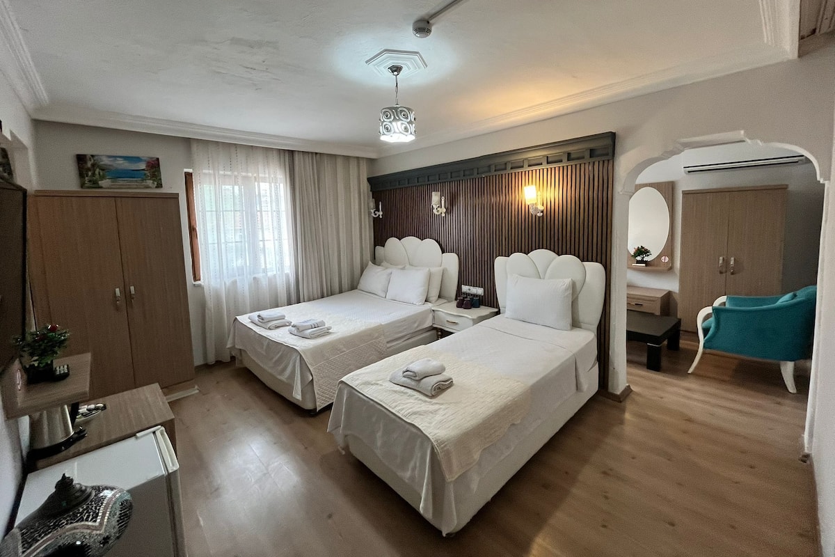 Suíte família, 1 quarto, vista para a cidade | 2 quartos, lençóis italianos Frette, roupas de cama premium