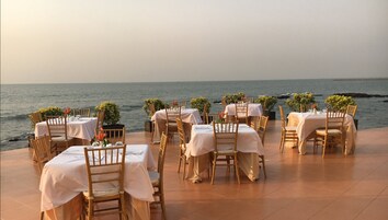 3 restaurants, breakfast, lunch served; local and international cuisine