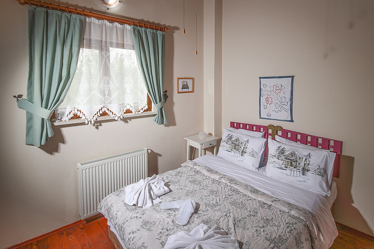 Standard-Doppel- oder -Zweibettzimmer