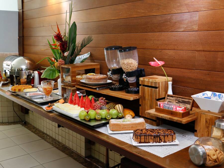 Bao gồm bữa sáng buffet hàng ngày