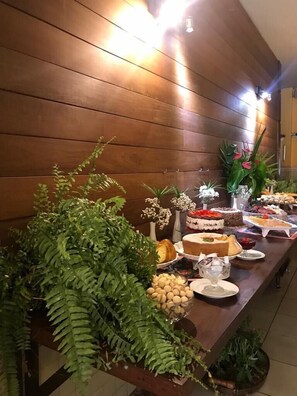Free daily buffet breakfast  - San Diego Lancaster Teófilo Otoni (Teófilo Otoni)
