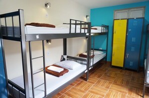 Blackout curtains, iron/ironing board, free WiFi - Aurora Hostel (Rio de Janeiro)