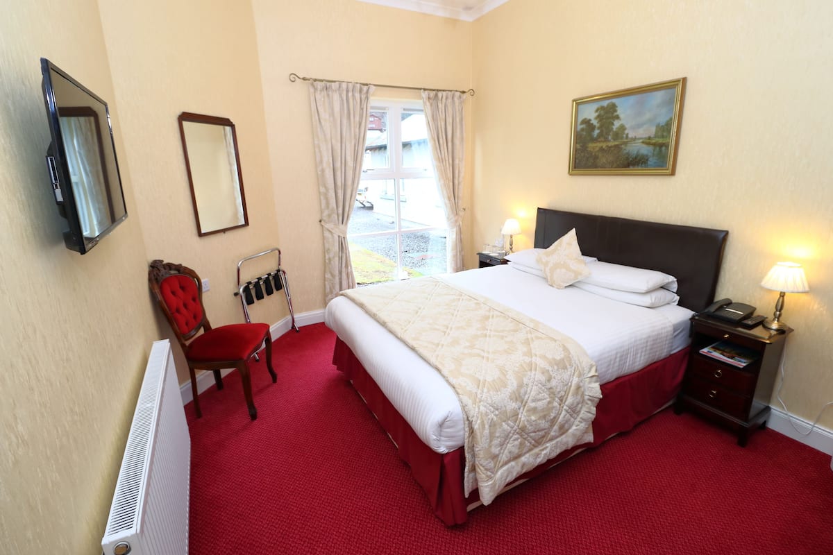 Two-Bedroom Suite | 2 bedrooms, free WiFi, bed sheets