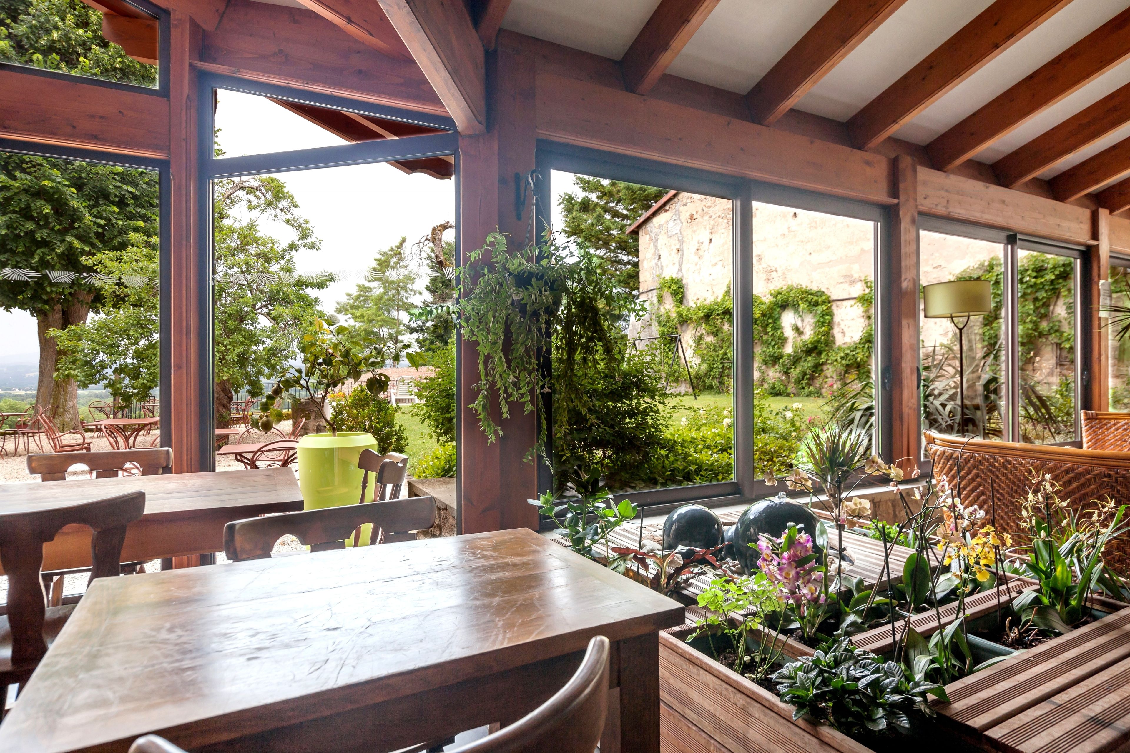 lunch and dinner served, local cuisine