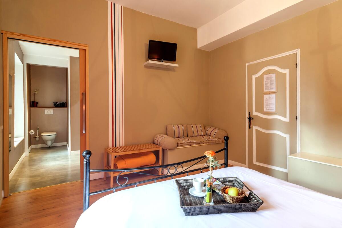 Standard-Vierbettzimmer, Gemeinschaftsbad