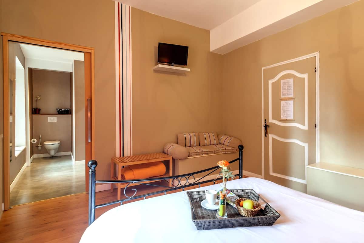 Standard Quadruple Room, Shared Bathroom