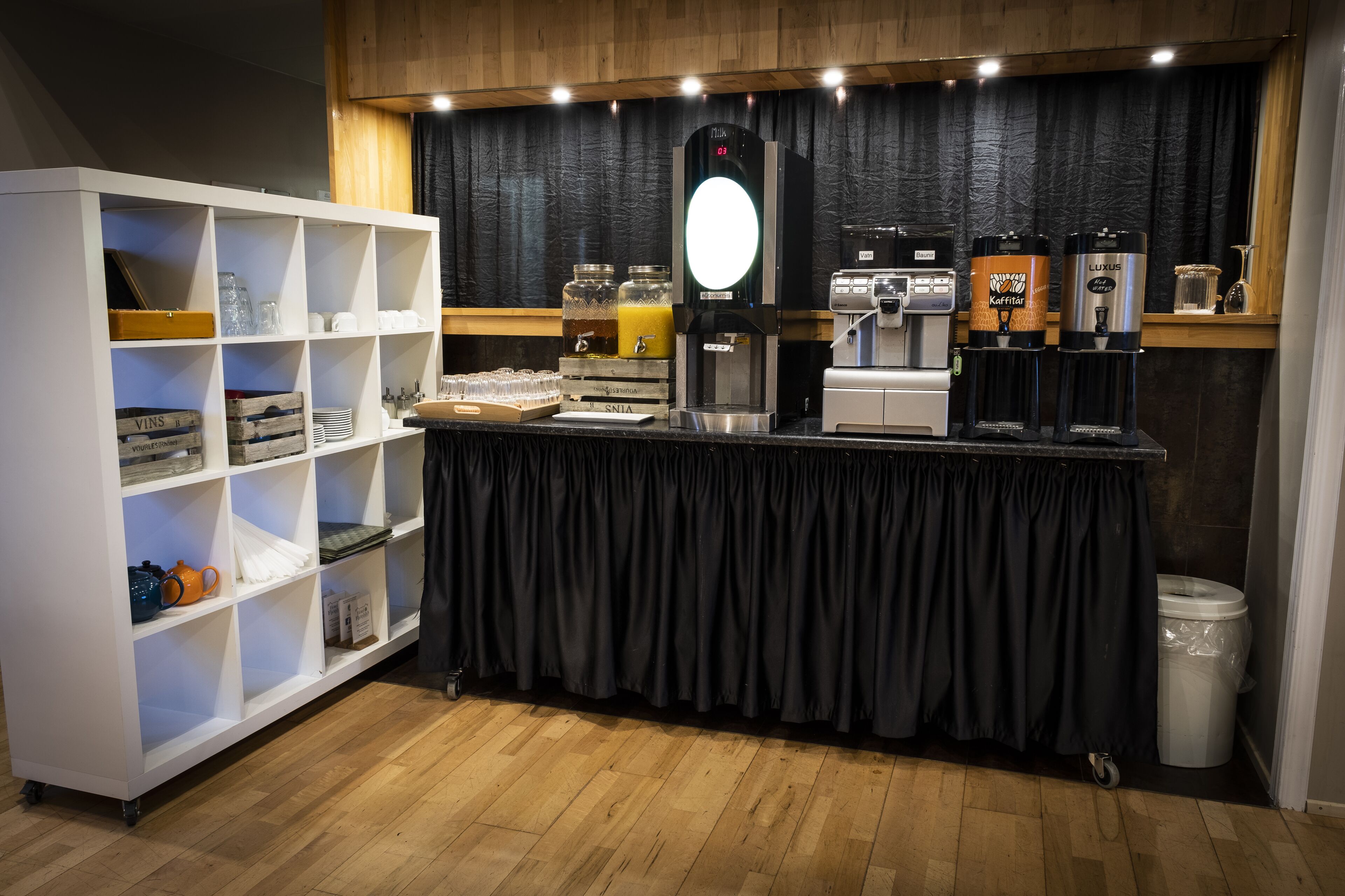 daily buffet breakfast (isk 3000 per person)