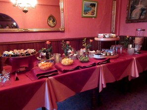 Se sirve desayuno por un coste adicional