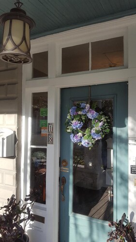 Southern Wind Inn Bed & Breakfast