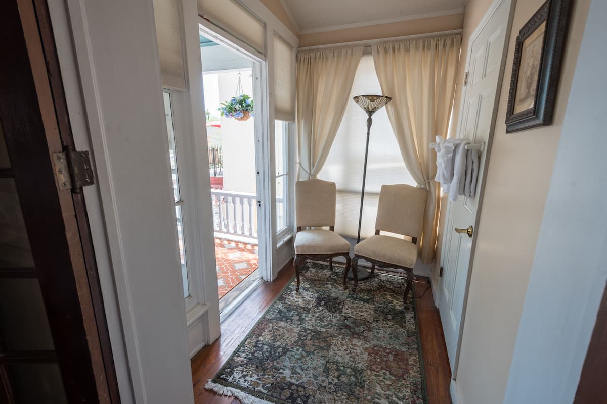 Double Room, 1 King Bed, Balcony | Iron/ironing board, individually decorated, bed sheets