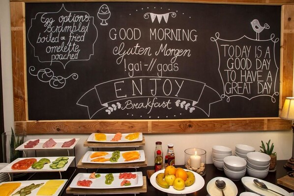 Daily buffet breakfast for a fee