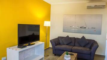 TV màn hình phẳng 42-inch có truyền hình vệ tinh, TV