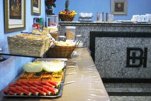 Free daily continental breakfast - Hotel Brigadeiro (São Paulo)