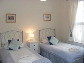 Iron/ironing board, free WiFi, wheelchair access - Fourways Guest House (Thirsk)