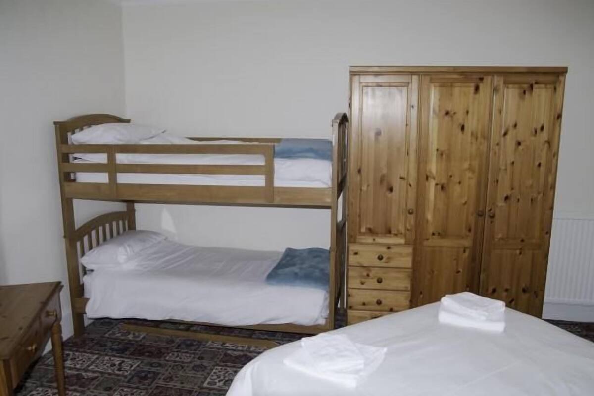 Iron/ironing board, free WiFi