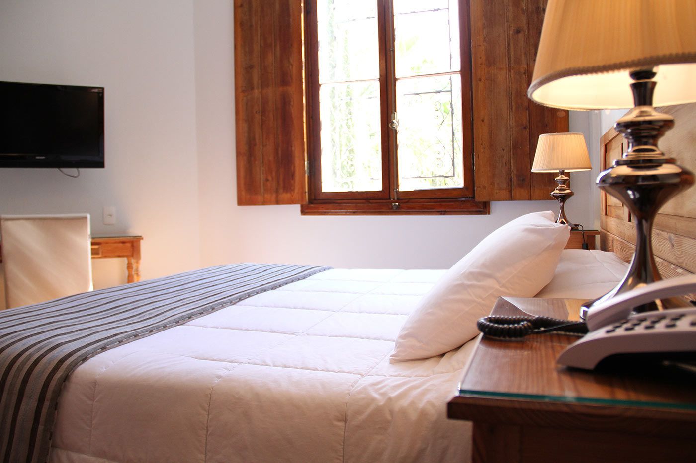 premium room | 1 bedroom, minibar, desk, laptop workspace