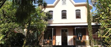 Fachada da propriedade