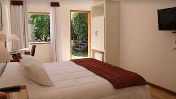 1 bedroom, minibar, desk, laptop workspace
