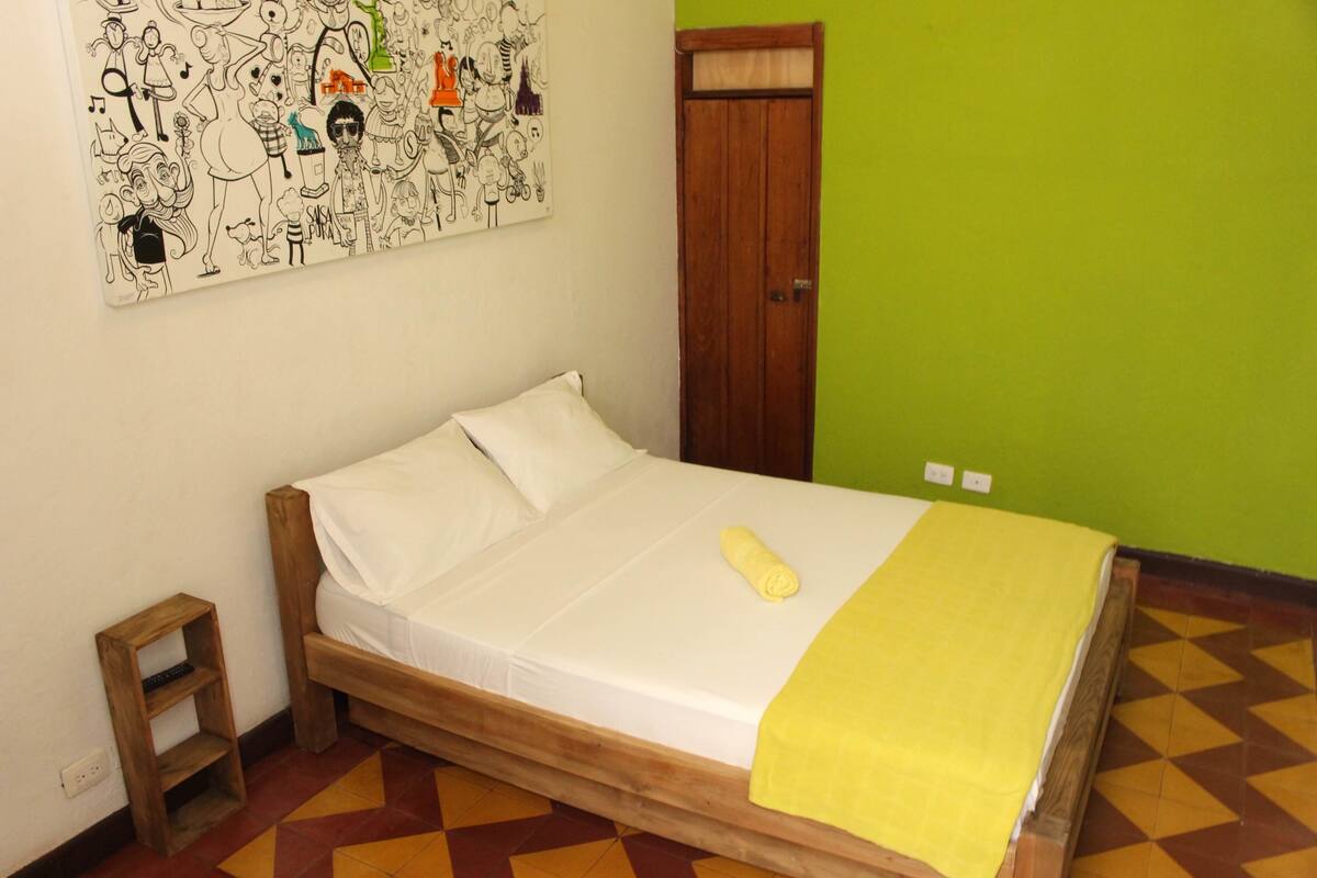 Iron/ironing board, free WiFi