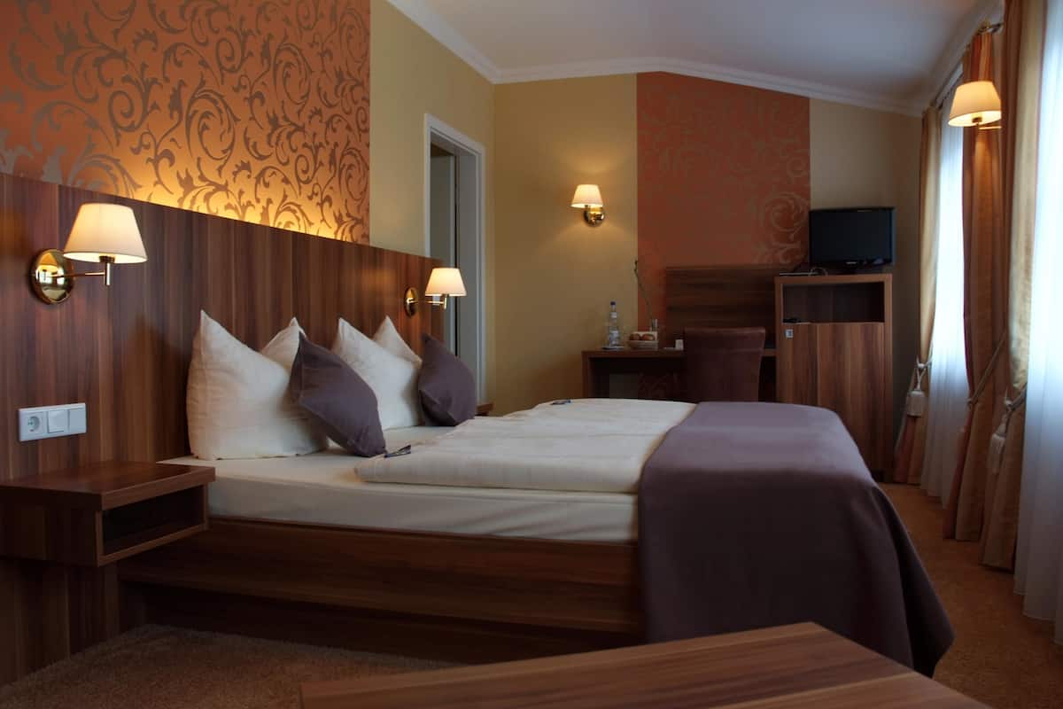 Deluxe Double Room, 1 King Bed | In-room safe, desk, soundproofing, iron/ironing board (on request)